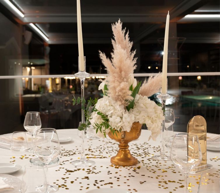 Allestimento tavola 18 anni